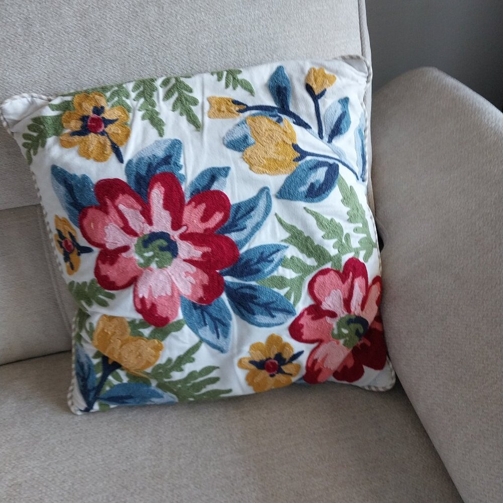 Flower Print Throw Pillow
